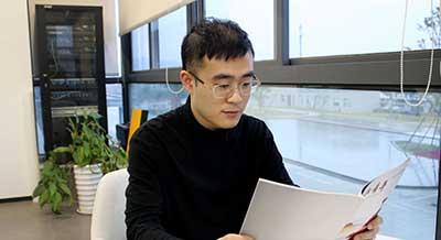 唯有脚踏实地，方能仰望星空